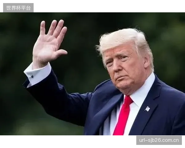 外界舆论普遍聚焦亚当斯和普利西奇，形成双雄争锋局面。